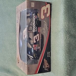 Dale Earnhardt Sr 1:18 scale die cast car